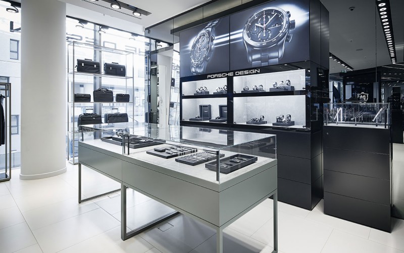 Münch+Münch Projekt Porsche Design Stadtquartier Q6Q7 Mannheim - Timepieces Wall und Showcase Table